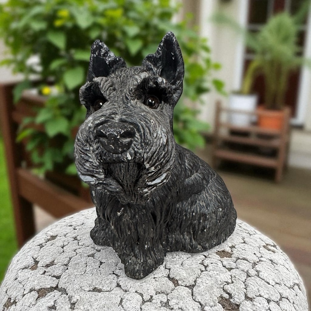 "CLASSIC CRITTERS"  BLACK SCOTTISH TERRIER Gold Medal 1984 Vtg Figurine Statue